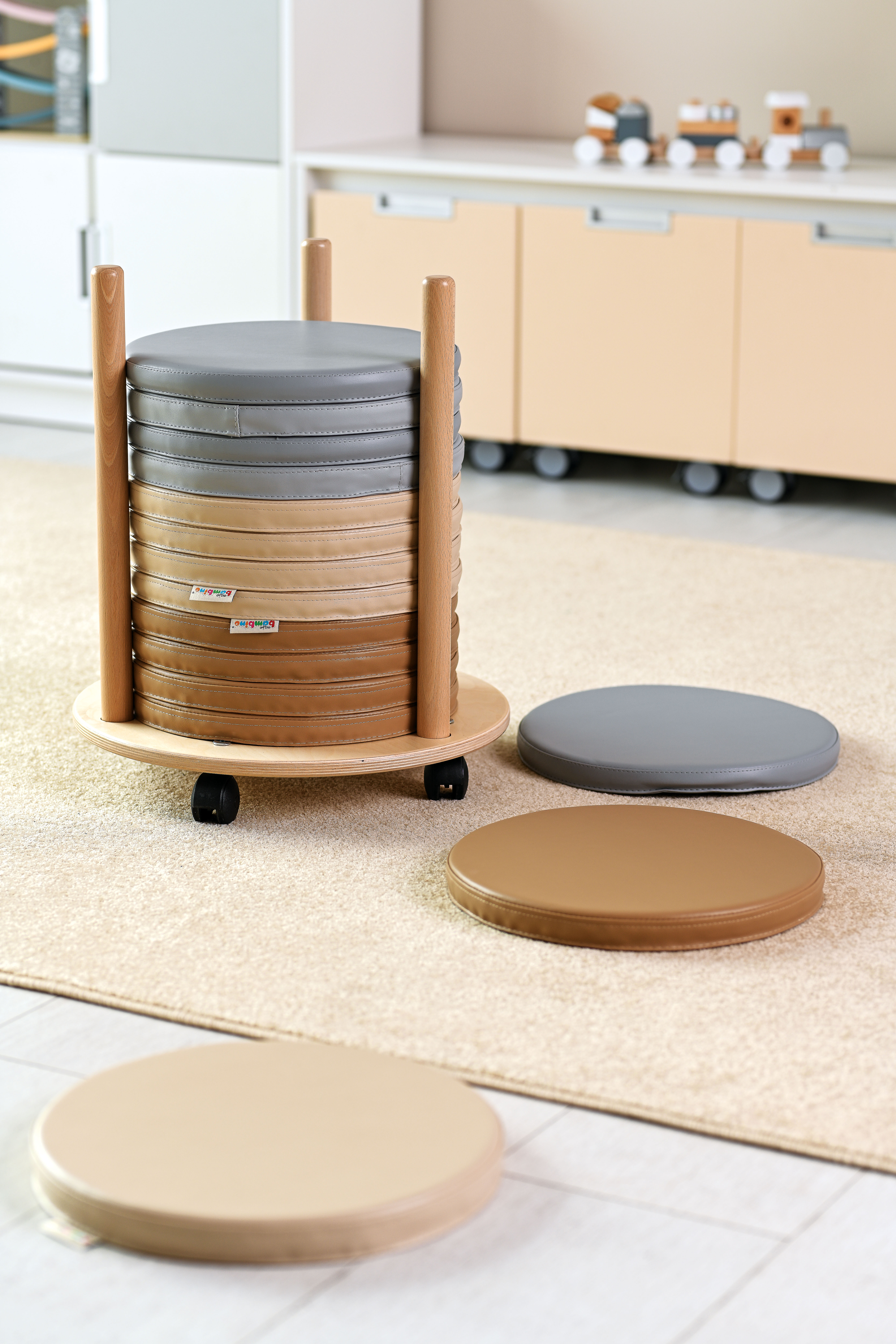 Verrijdbare trolley voor 15 zitkussens (van 35 cm en 3 cm dik)