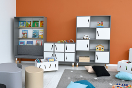 Kinderopvang boekenkast / leeskast met zitbank
