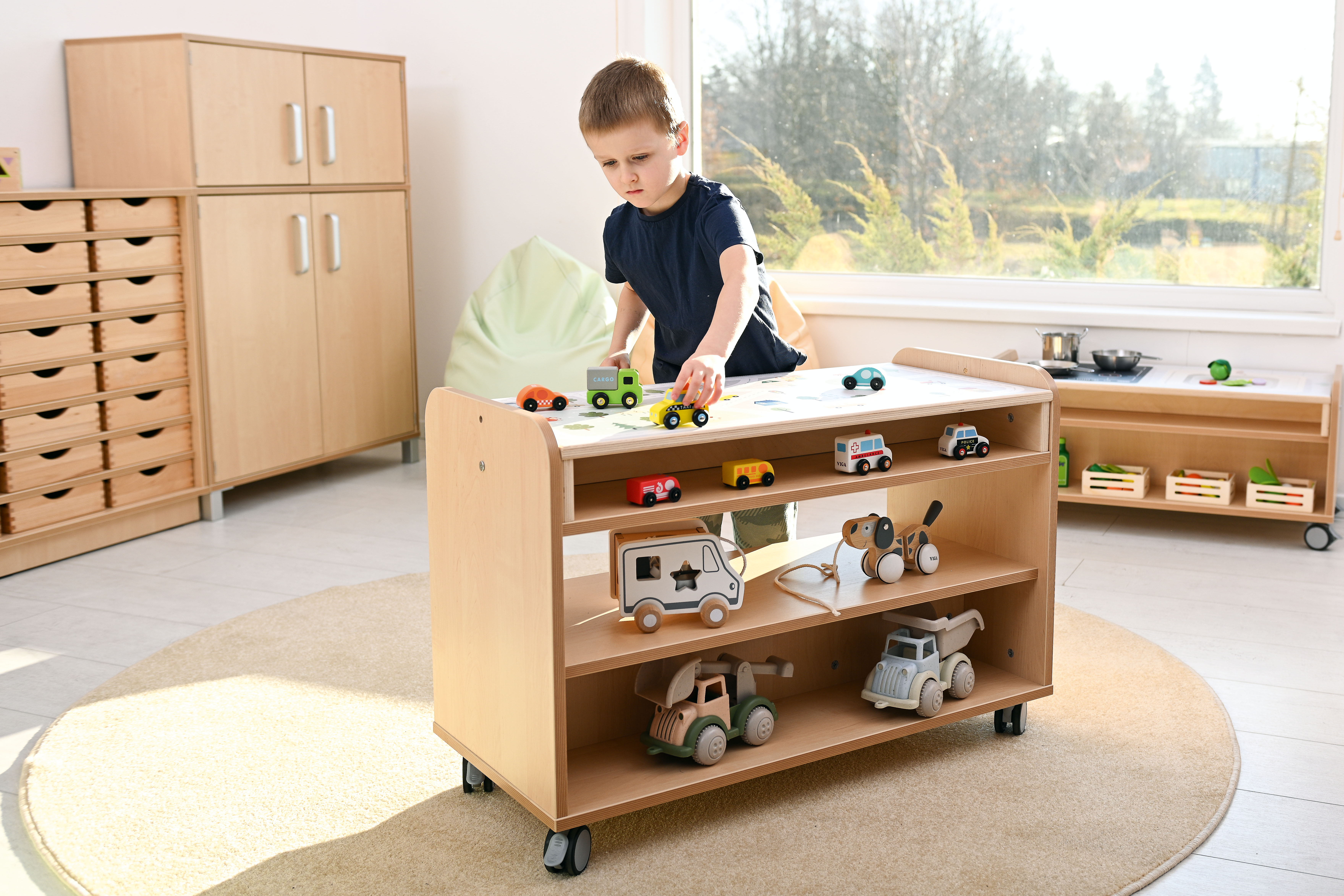 Verrijdbaar speelmeubel/opbergmeubel/speeltafel met flexibele bovenkant (8 opties)