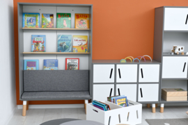 Kinderopvang boekenkast / leeskast met zitbank
