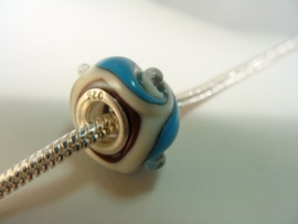 Wit met turqoise swirl grootgatkraal