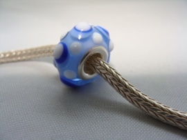 Blauw witte dotkraal met 925zilveren kern