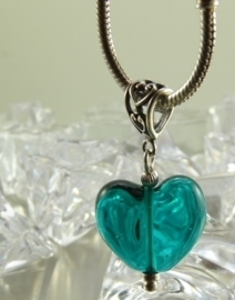 925 Zilveren hanger met oceaangroene hartvormige glaskraal