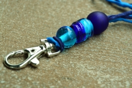Blauw met turqoise keycord met 3 glaskralen