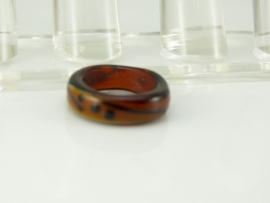 Fraaie amberkleurige ring