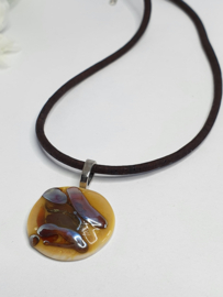 Bruine kurkkoordketting met cabochon