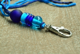 Blauw met turqoise keycord met 3 glaskralen