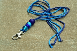 Blauw met turqoise keycord met 3 glaskralen