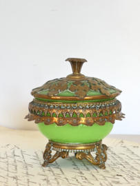 Oud frans opaline met brons juwelen kistje