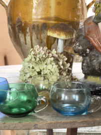 Groen glazen bowl/ glas met drinkglaasjes