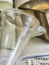 Vintage iconische glazen maatbeker