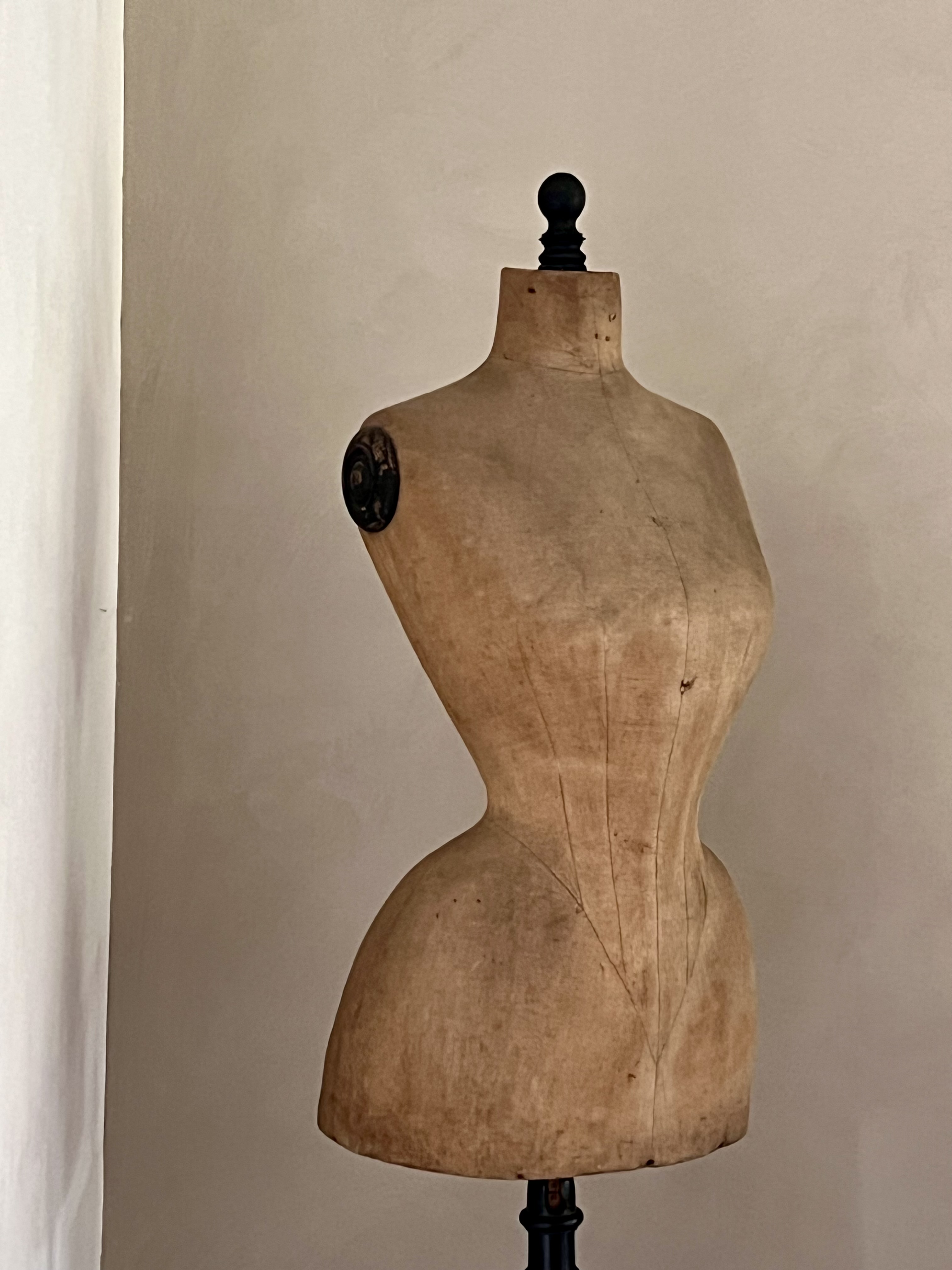 Antieke wespentaille mannequin