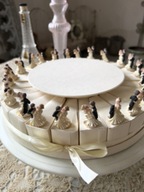 Old french bridal cake plateau