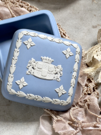 Biscuit porcelain jewelry box - Wedgwood-