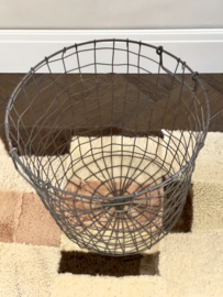 Brocante mand/ draadmand/ fil de fer