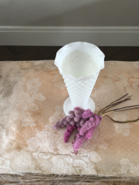 Witte melkglazen hobnail vaas