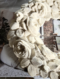 Concrete rose wreath