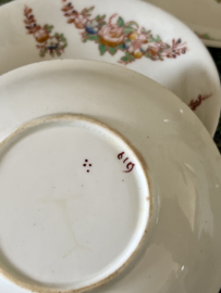 Antieke set florale schoteltjes