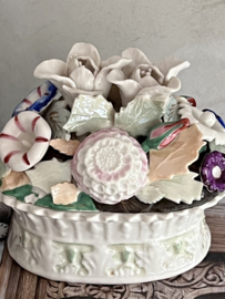 Porcelain floral bonbon box