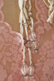 Chain of pearls Jeanne d`Arc living/ Ketting van glazen parels VERKOCHT