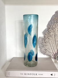 Oude mondgeblazen glazen cylinder vaas
