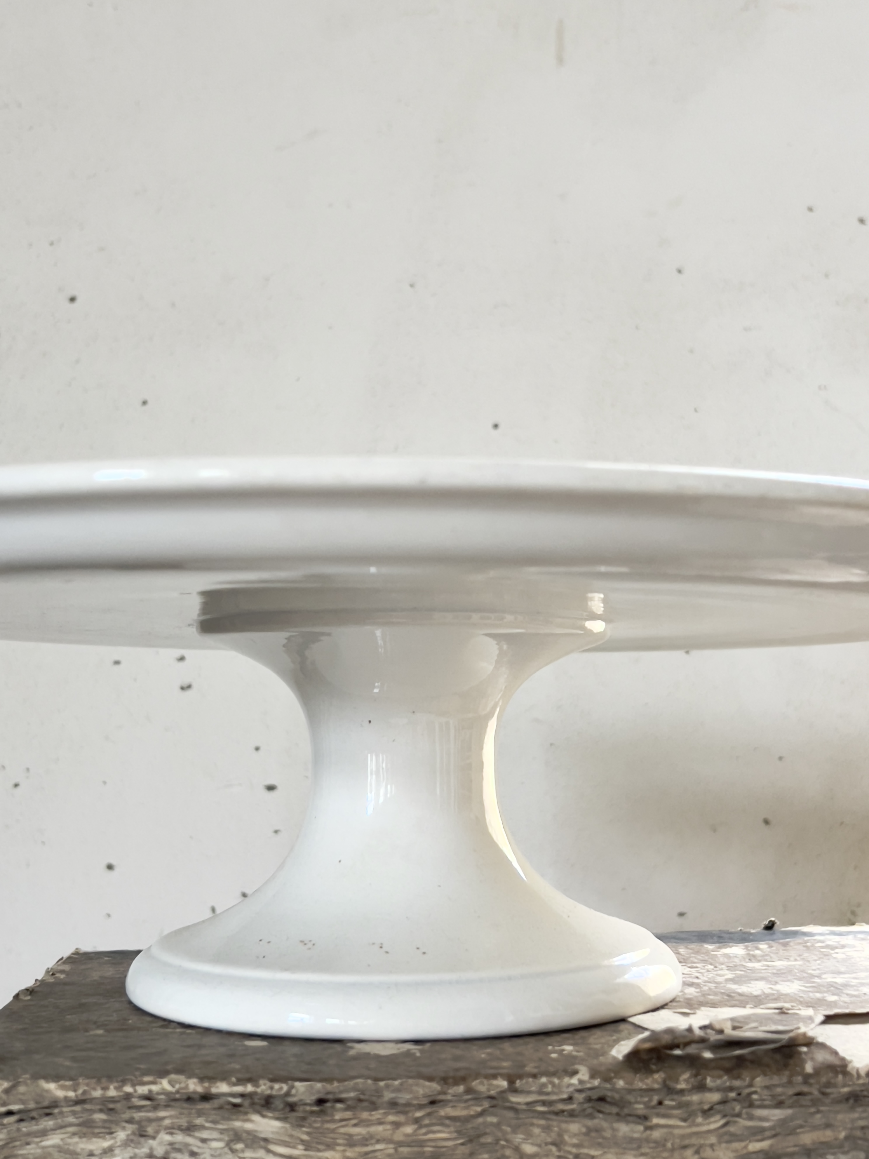 Large cake stand