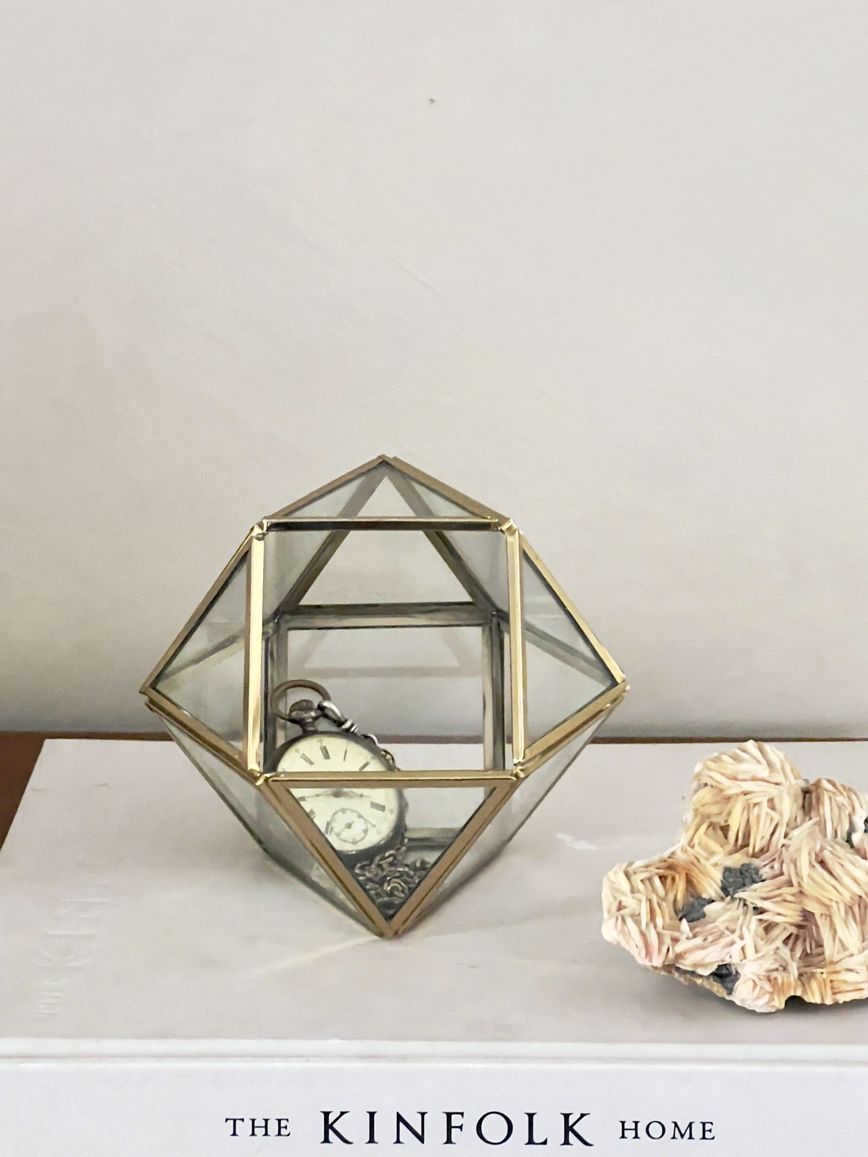 Geometrisch glazen vitrine kistje/ sieraden kastje