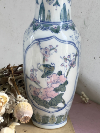 Chinoiserie vase pink and white