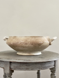Antique soupière