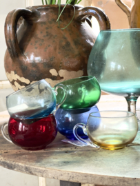 Green glass bowl with 5 glass colored cups