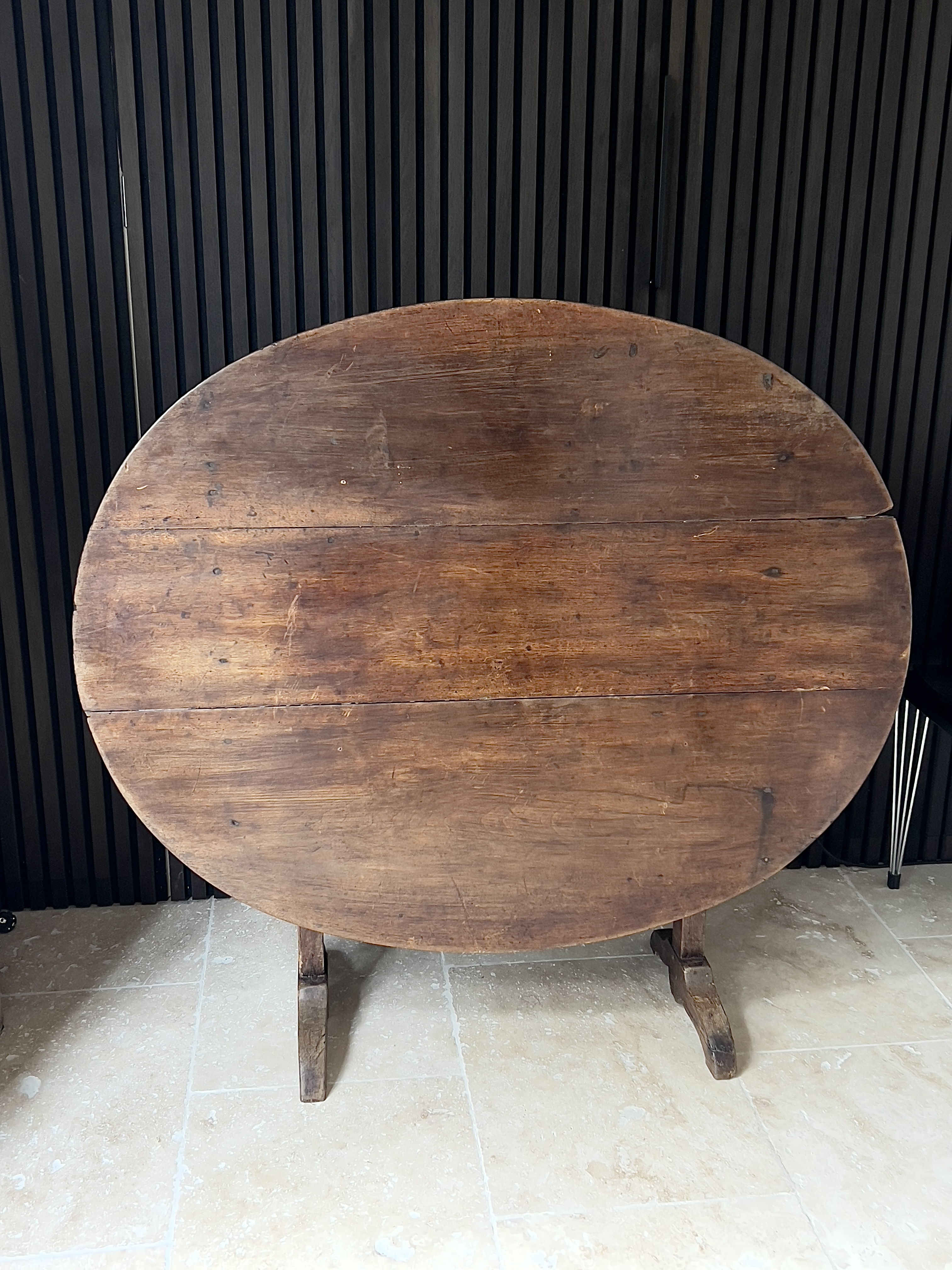 Antieke franse wijntafel