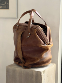 Oude lederen tas