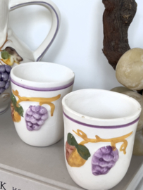 Grapes jug with mugs