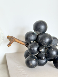 Old bunch of albast grapes