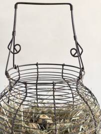Brocante fil de fer egg basket