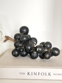 Old bunch of albast grapes