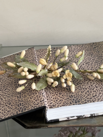 Antiek wassen corsage/ boeketje