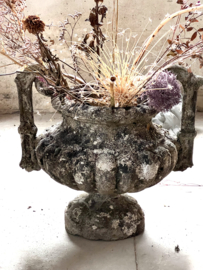 Antieke unieke betonnen urn vaas