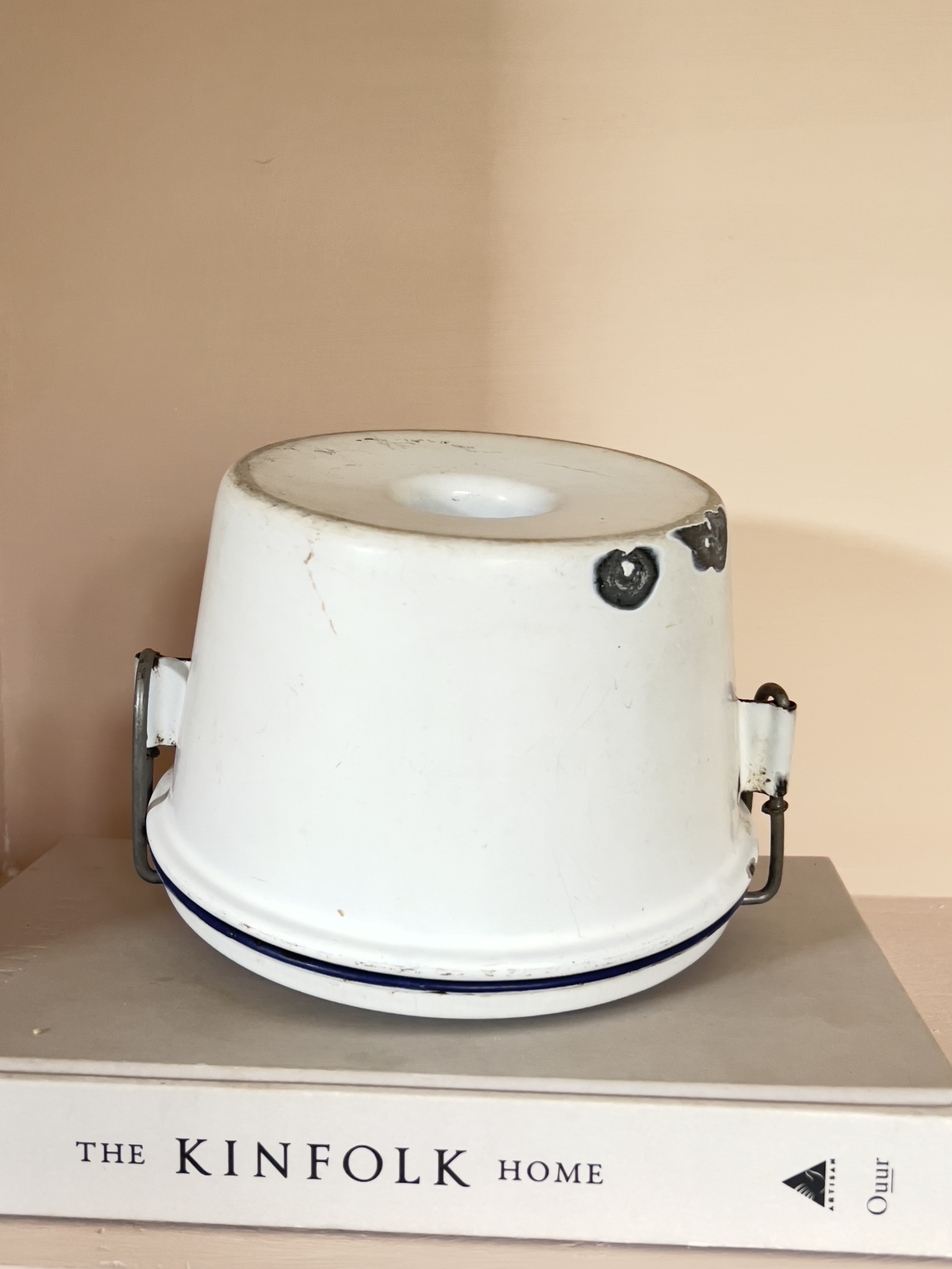 Enamel cake mold