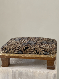 Small hocker
