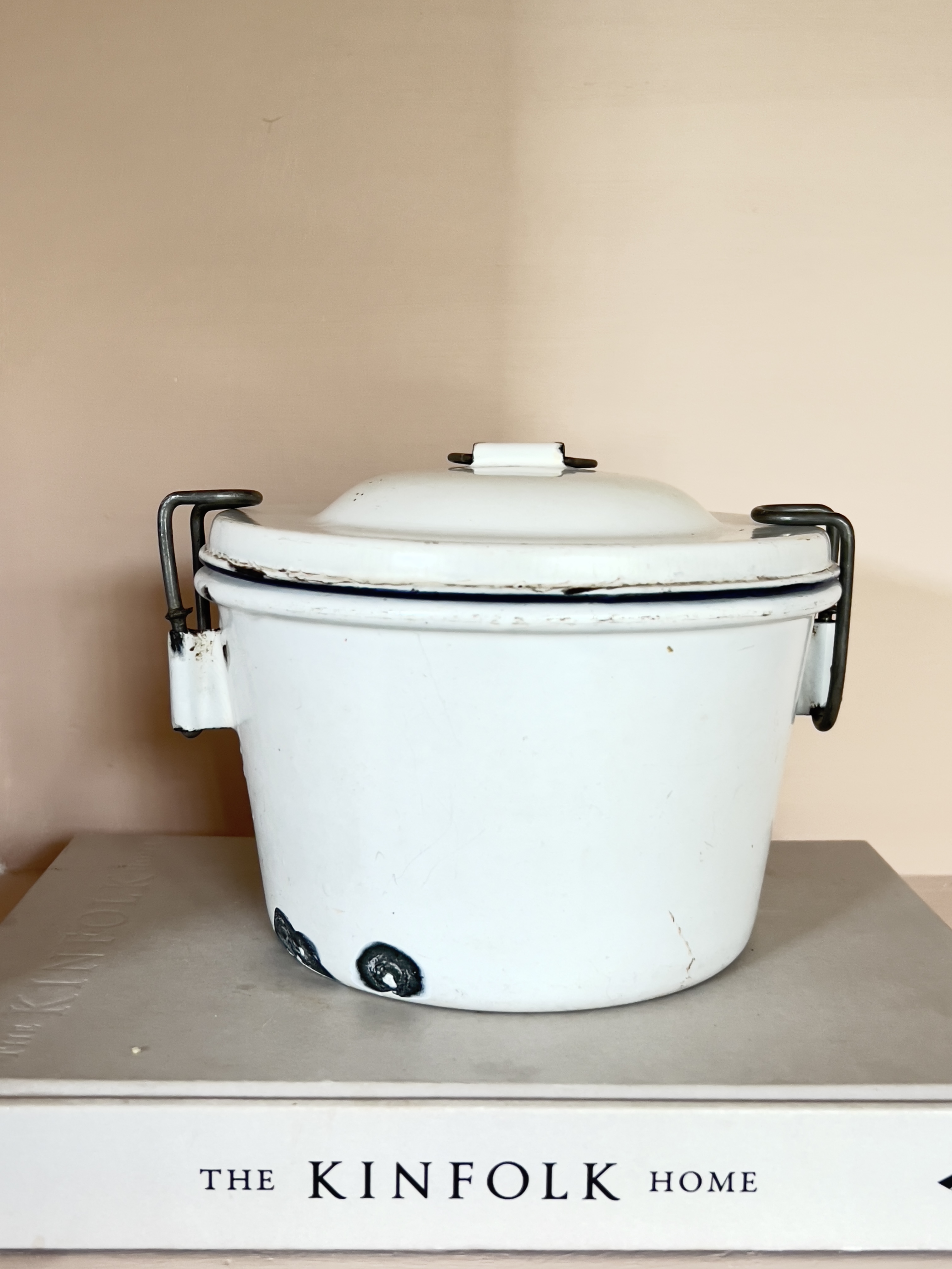 Enamel cake mold
