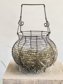 Brocante fil de fer egg basket
