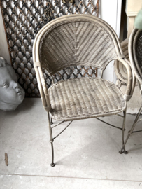 Set van twee oude bamboe stoelen