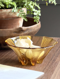Amberkleurig schaaltje