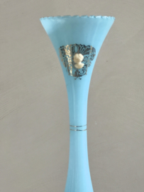 Pastelblauwe opaline vaas