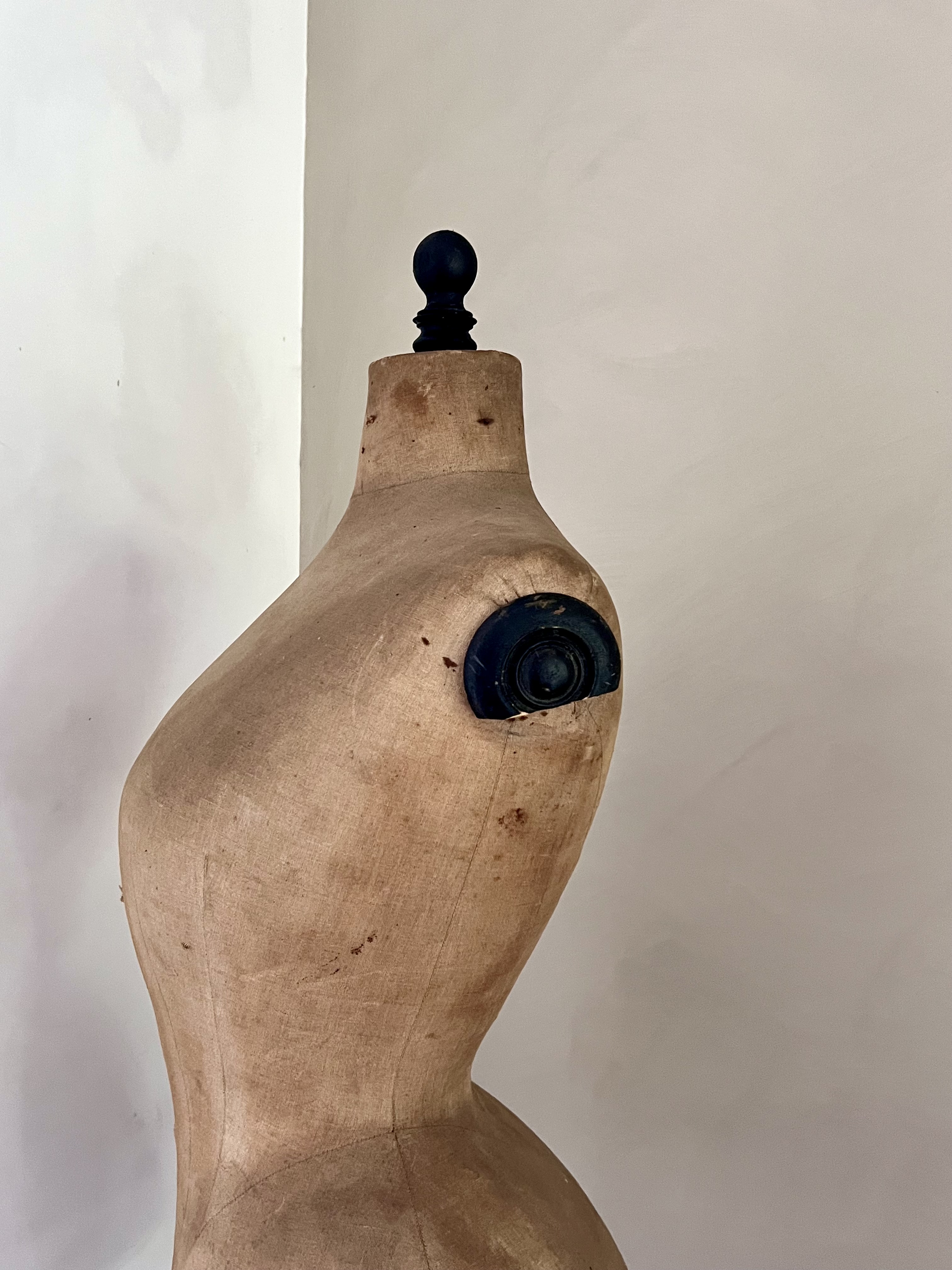 Antieke wespentaille mannequin