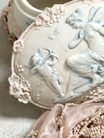 French biscuit porcelain bijouterie box