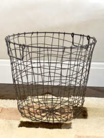Brocante mand/ draadmand/ fil de fer