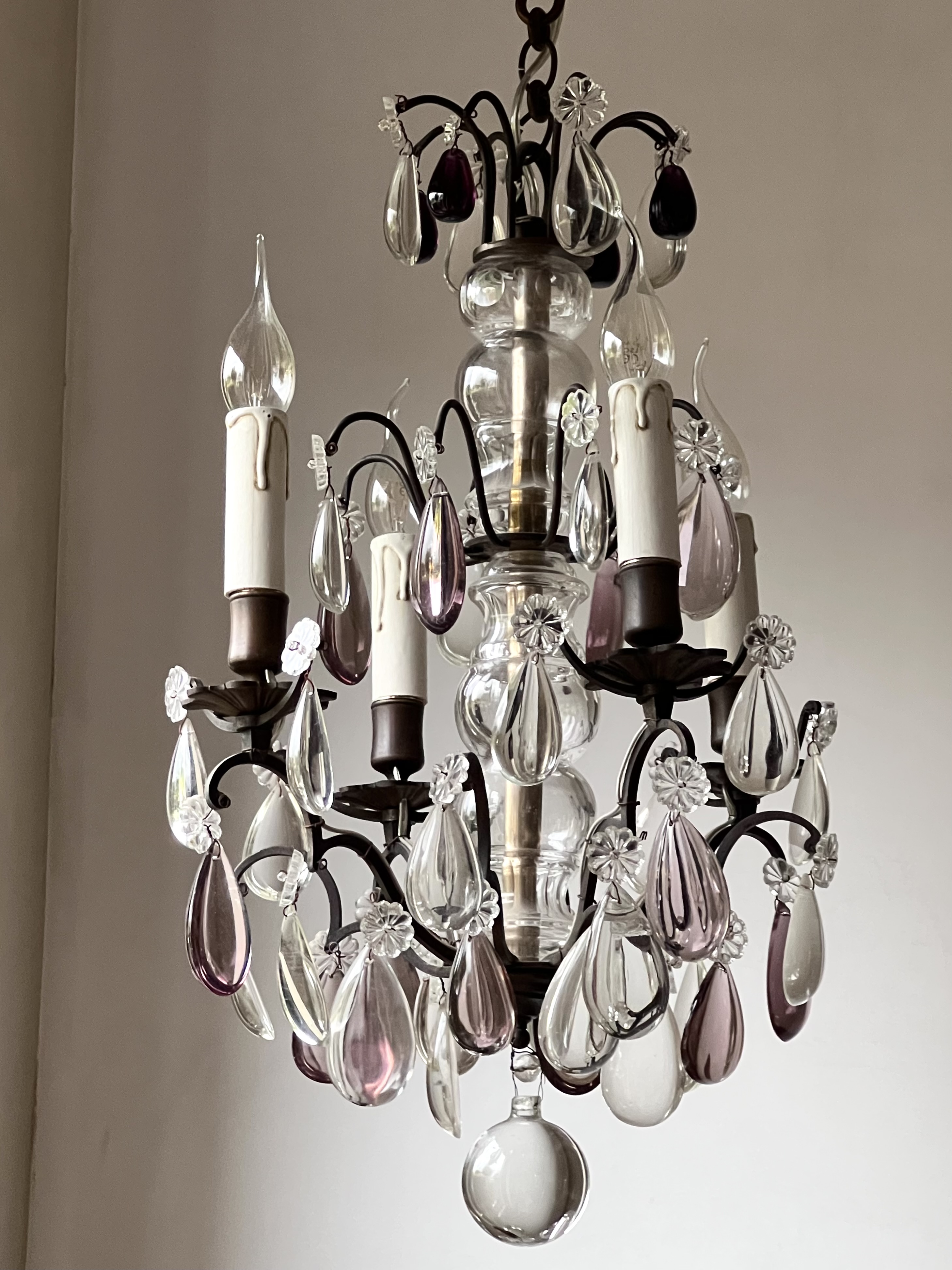 - Kroonluchters en lampen/ Chandeliers and lusters 