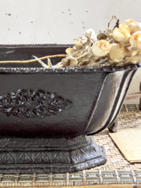 Oude donkerbruine jardinière